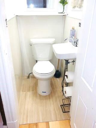 ניו יורק 3 Bedrooms 2 Stops To Manhattan מראה חיצוני תמונה